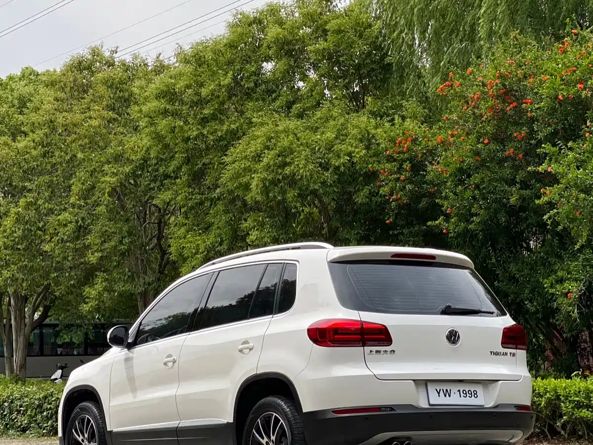Volkswagen Tiguan 2013 1.8TSI Automatic 2WD Luxury Model фото 6
