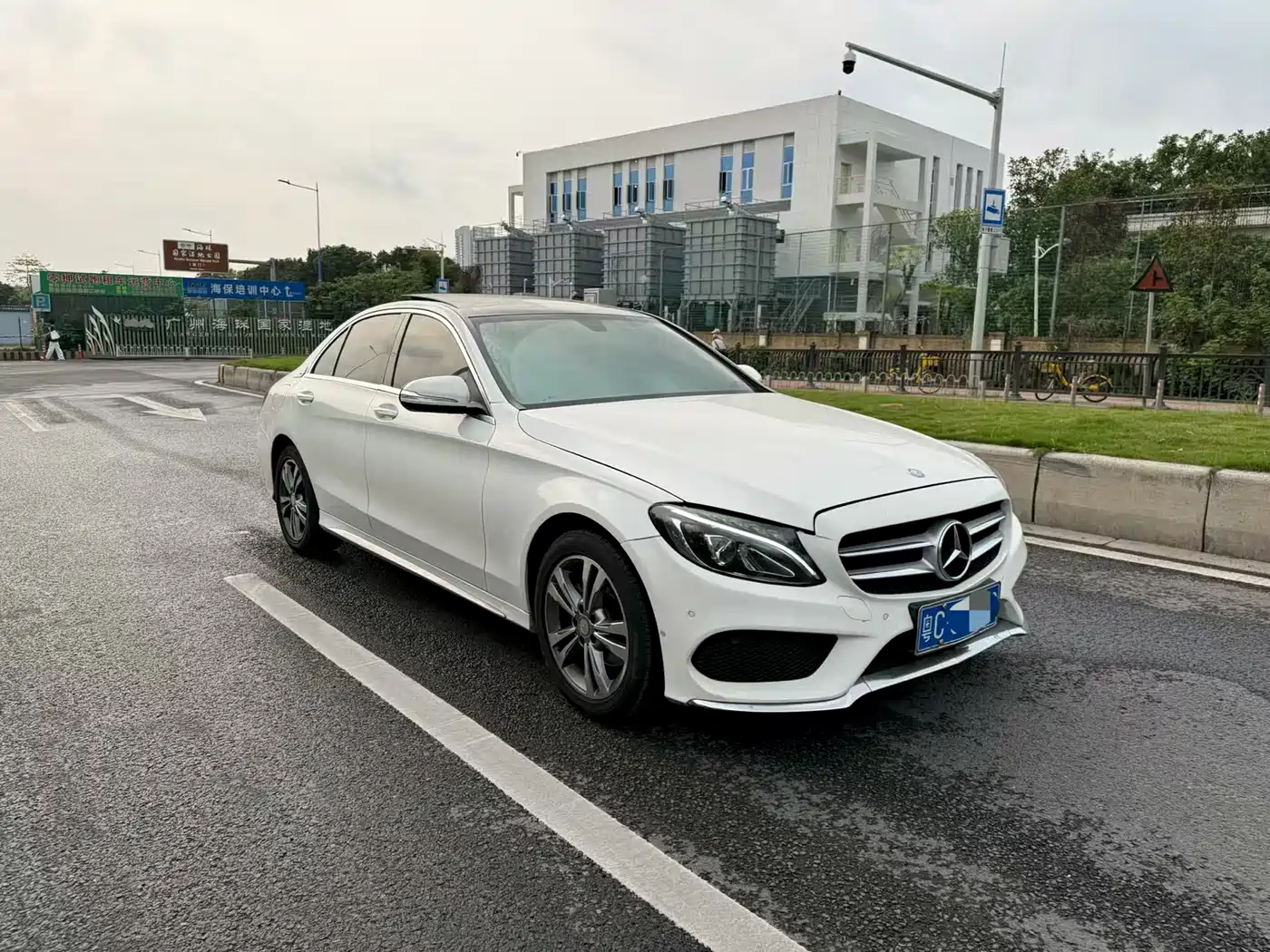 Mercedes-Benz C-Class 2015 Facelift C 200 L Sport фото 2