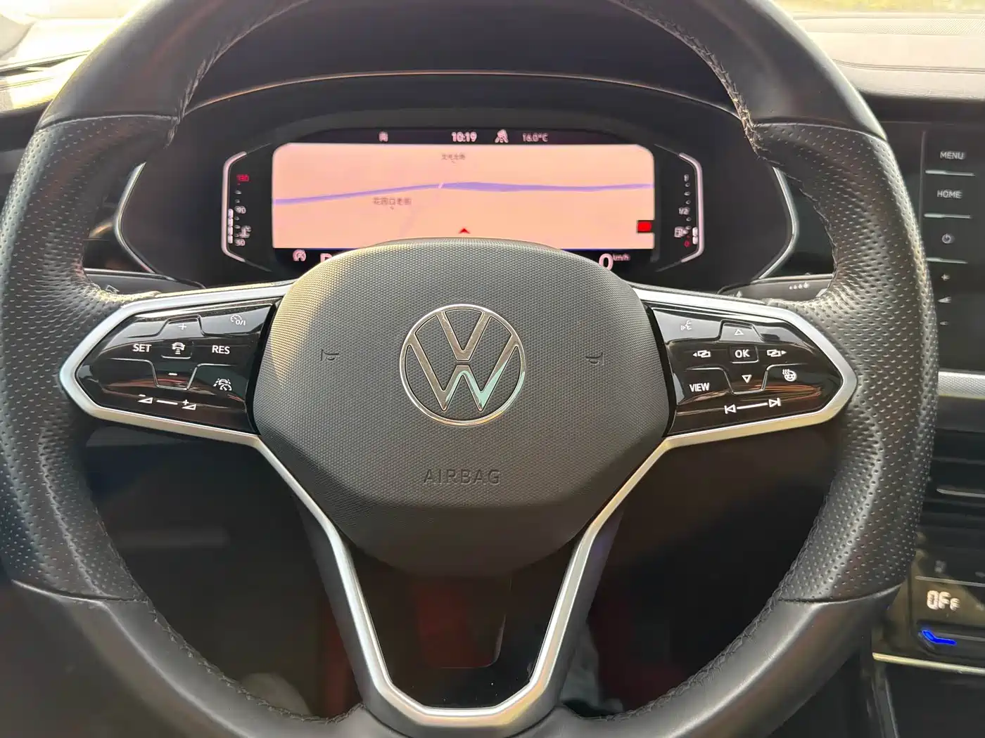 Volkswagen Passat 2022 330TSI Premium Edition фото 24