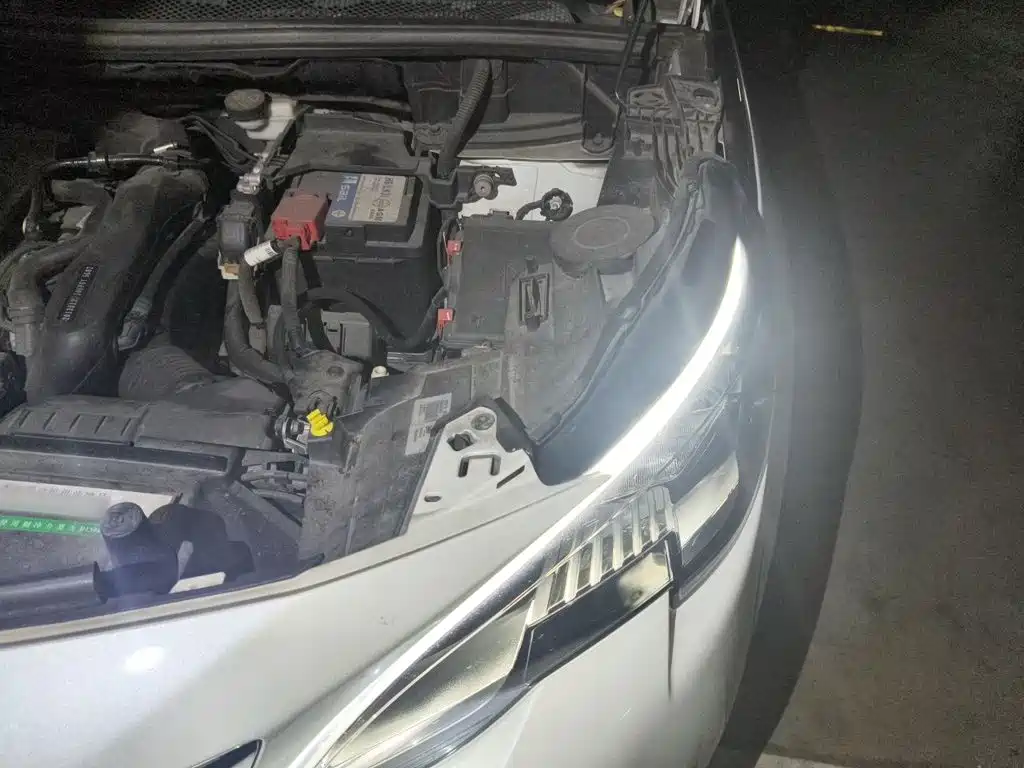 Фото 22 - Peugeot 5008