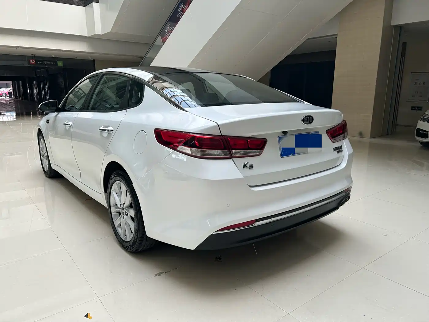 KIA K5