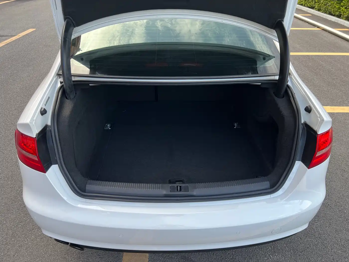 Фото 22 - Audi A4L