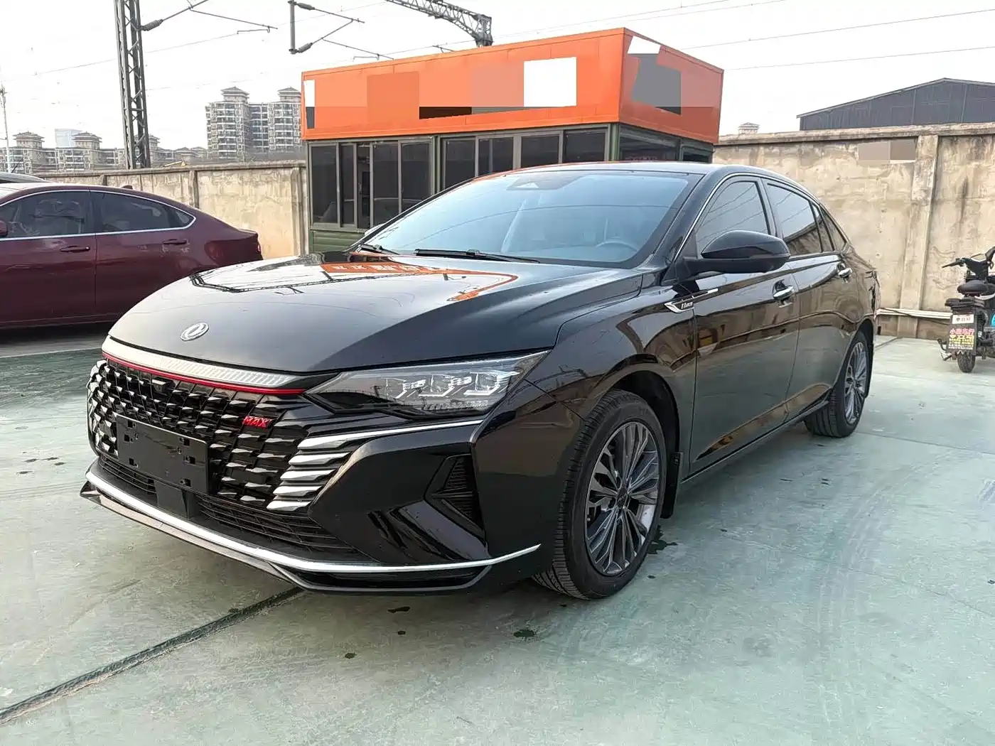 DONGFENG YI HYUN MAX