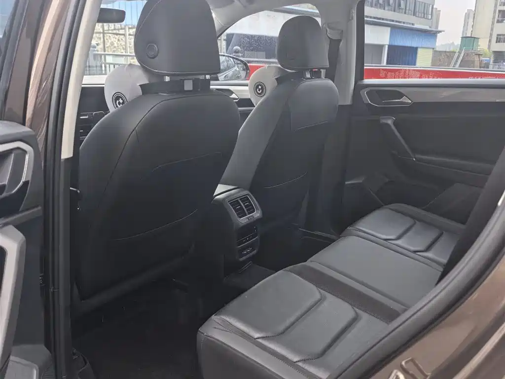 Volkswagen Tayron 2021 330TSI 2WD Luxury Smart Connect Edition фото 8