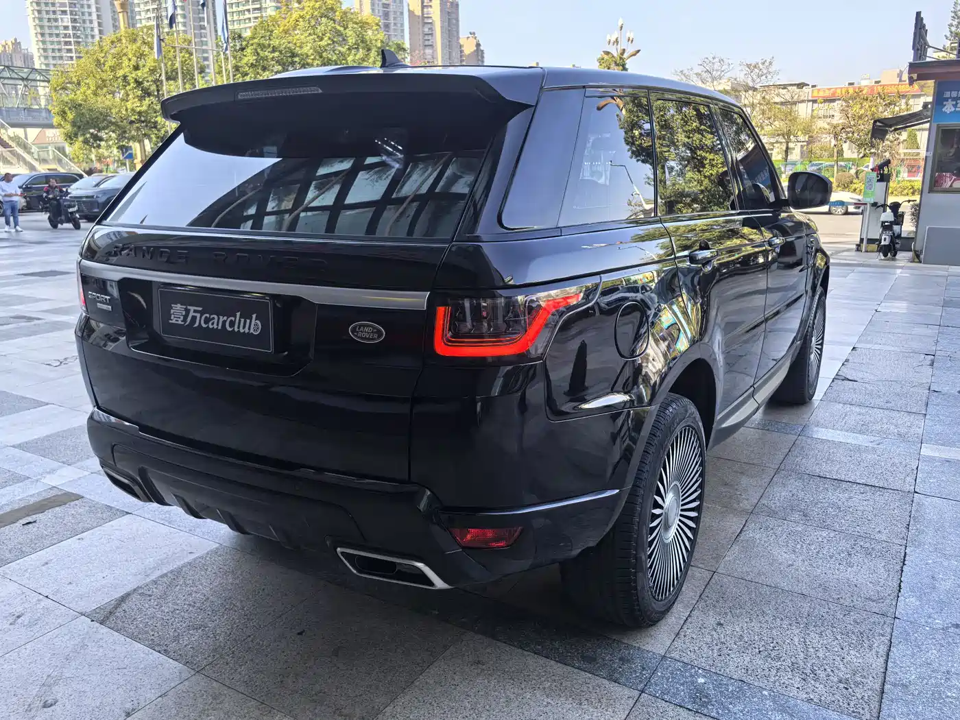 Land Rover Range Rover Sport 2016 3.0 SDV6 HSE фото 12