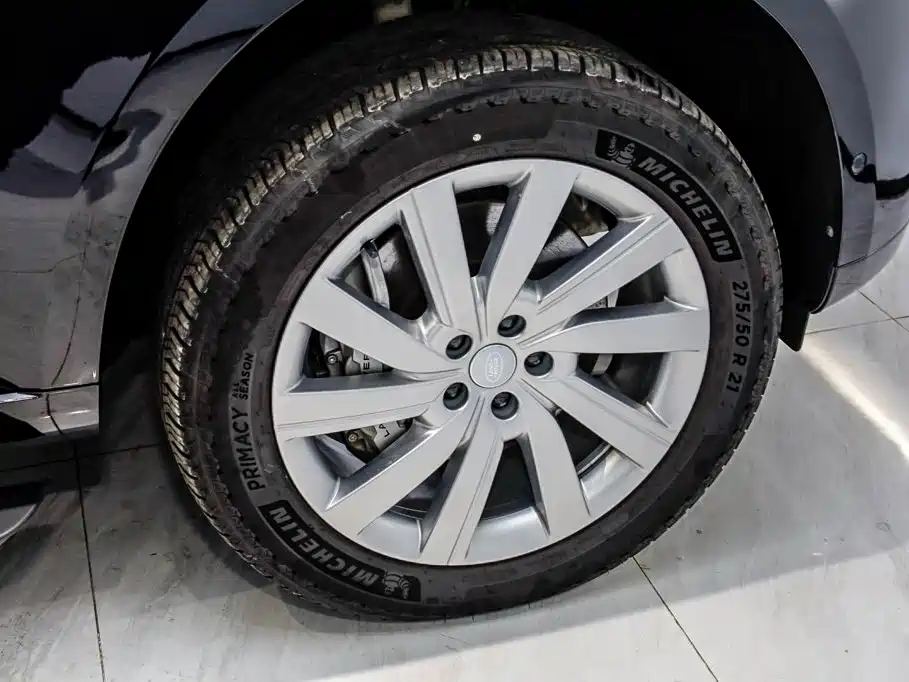 Photo 32 - Land Rover Range Rover