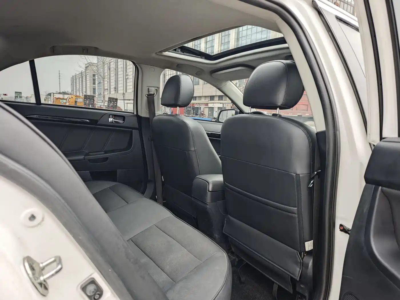 Mitsubishi Lancer EX 2013 ZhiShang Edition 1.8L Manual Luxury фото 9