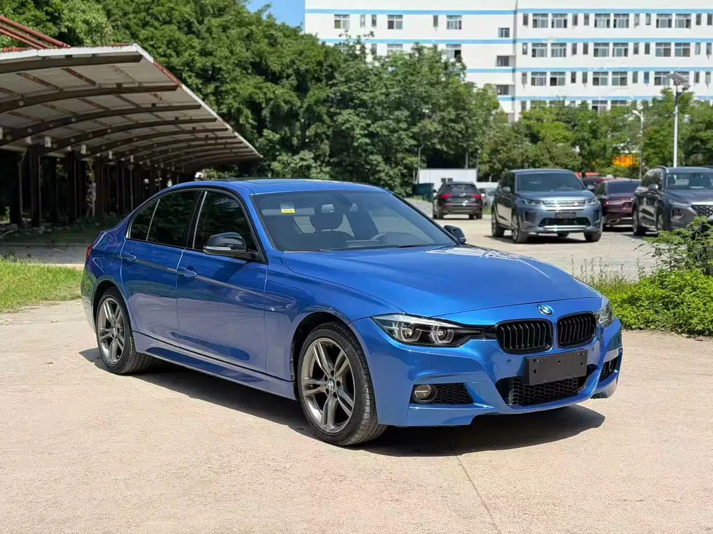 BMW 3 Series 2018 320i M Sport Black Night Edition фото 3