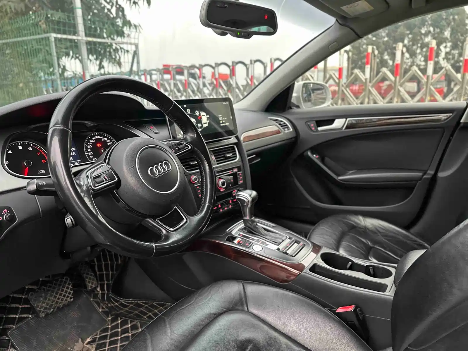 Фото 10 - Audi A4L