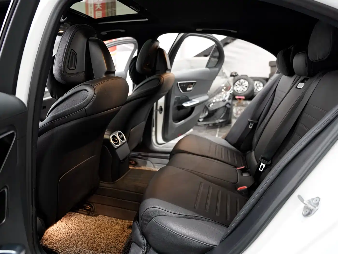 Mercedes-Benz C-Class 2023 C 200 L Sport фото 10