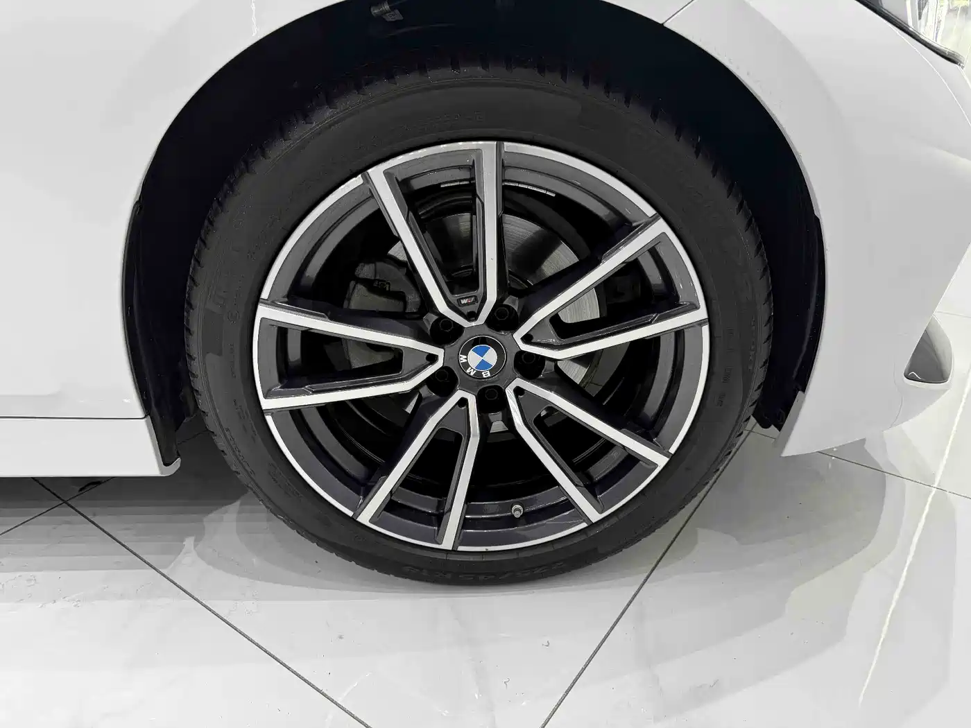BMW 3 Series 2023 320Li M Sport Package фото 14