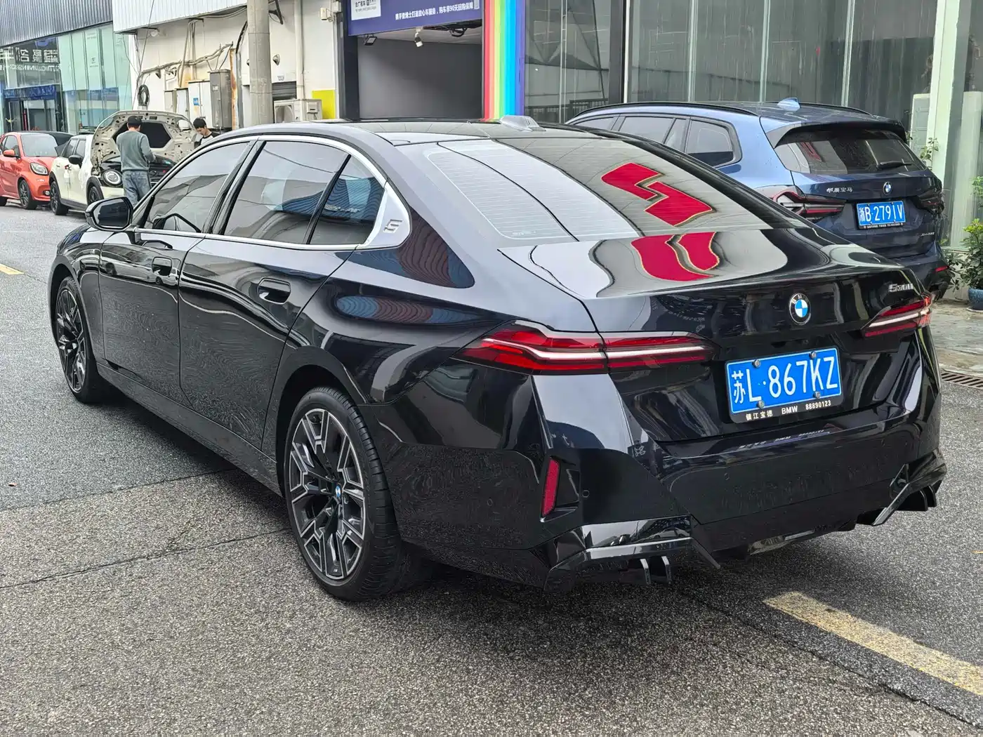 BMW 5 Series 2025 530Li Premium M Sport Package фото 8