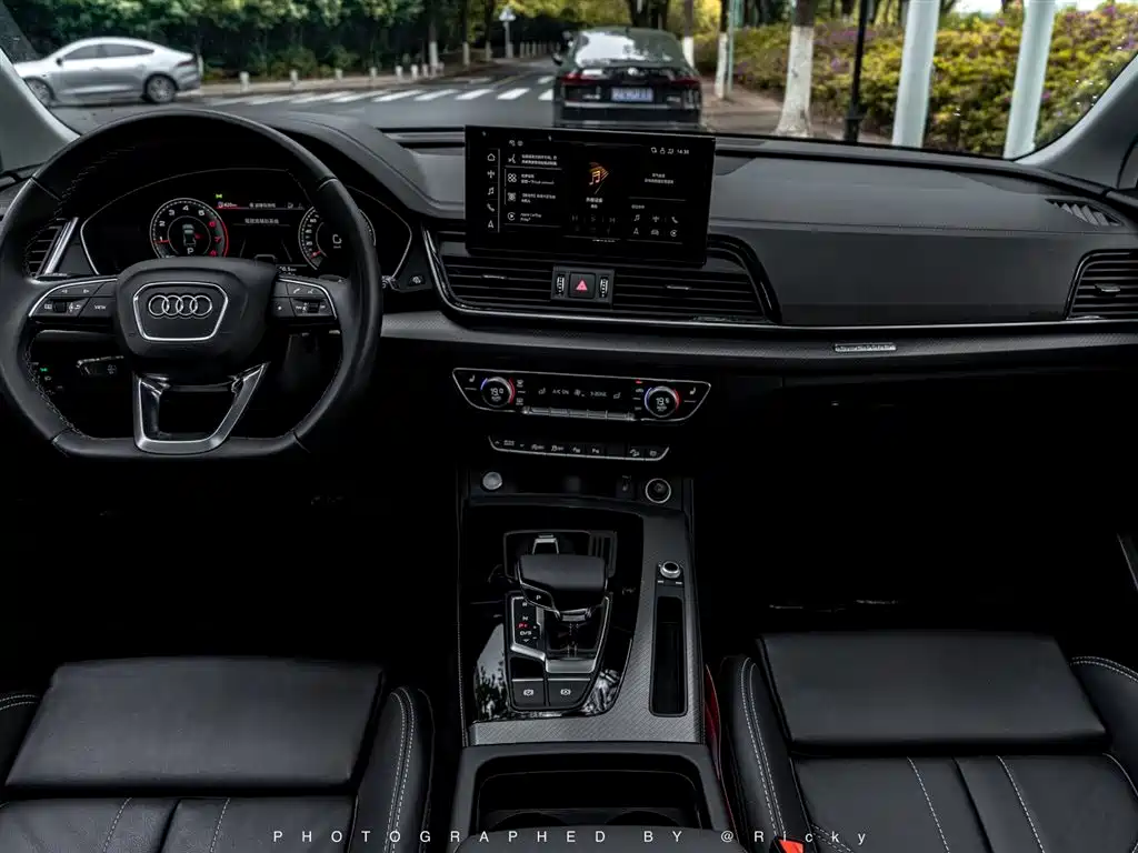 Audi Q5L 2022 40T Luxury Dynamic фото 3