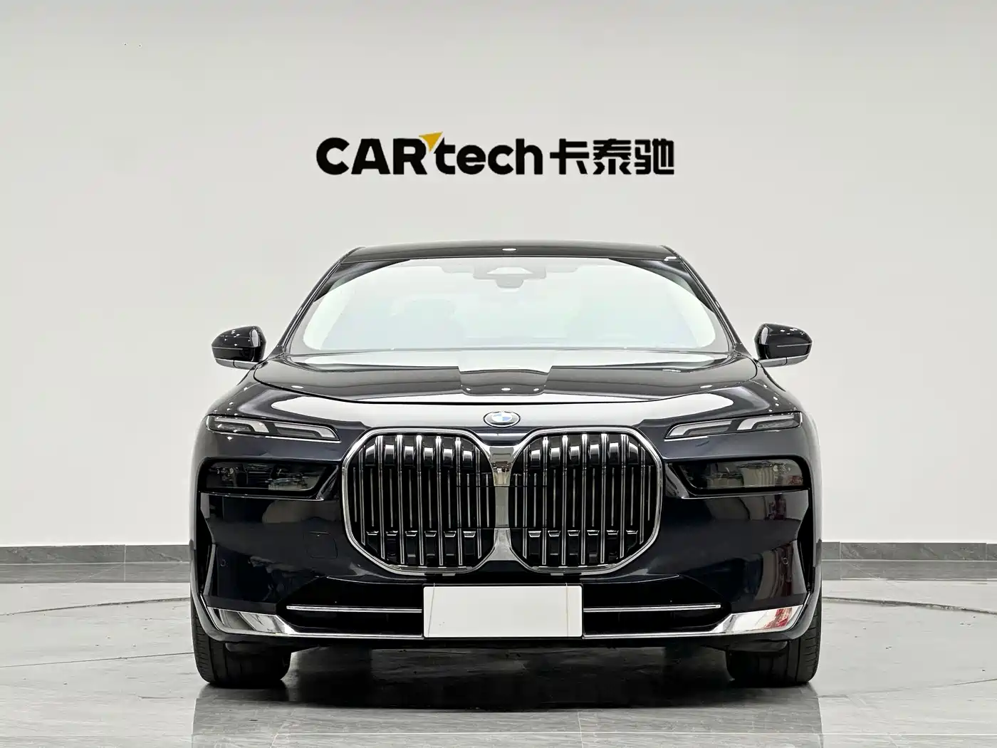 BMW 7 Series 2023 Model 735Li Luxury Package фото 3