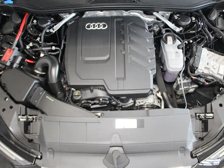 Фото 12 - Audi A6L