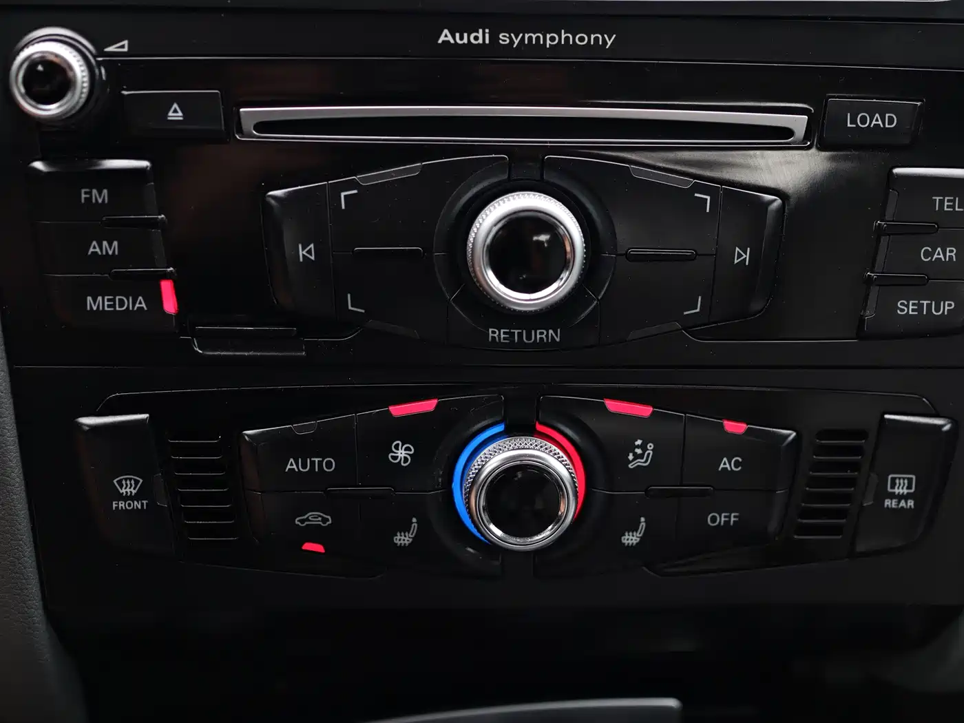 Фото 9 - Audi A4L
