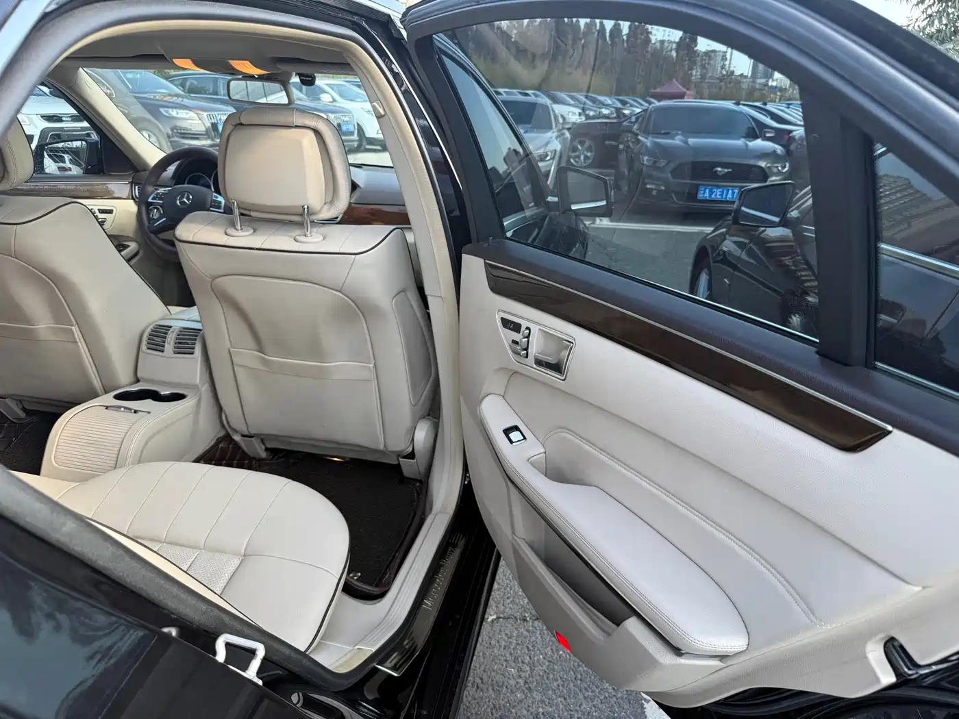 Mercedes-Benz E-Class 2015 Facelift E 200 L фото 19