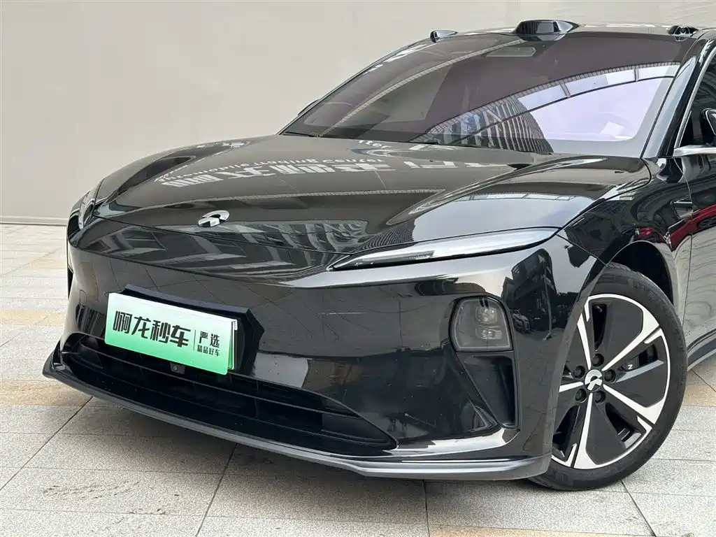 NIO NIO ET5T