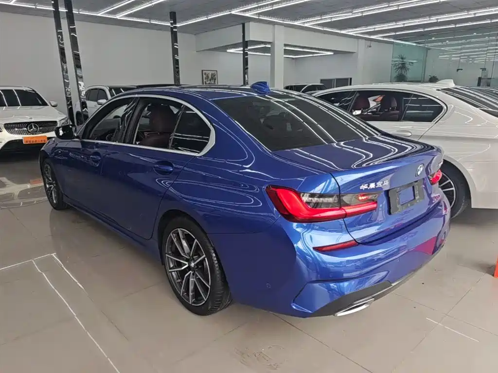 BMW 3-SERIES