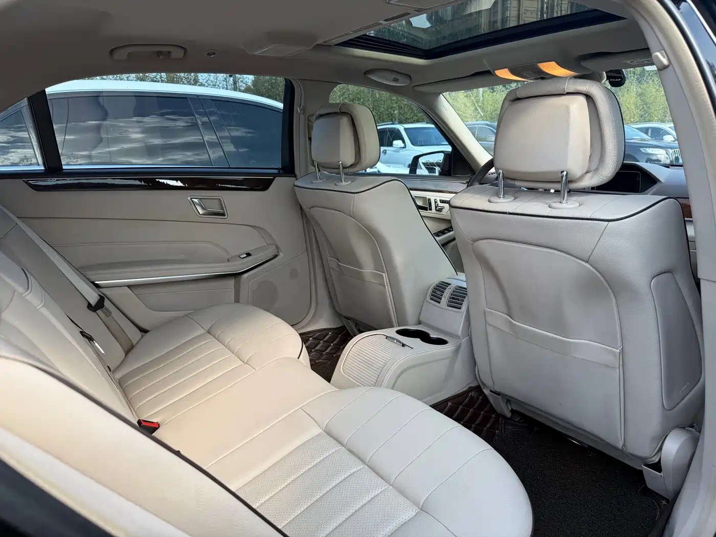 Mercedes-Benz E-Class 2015 Facelift E 200 L фото 18