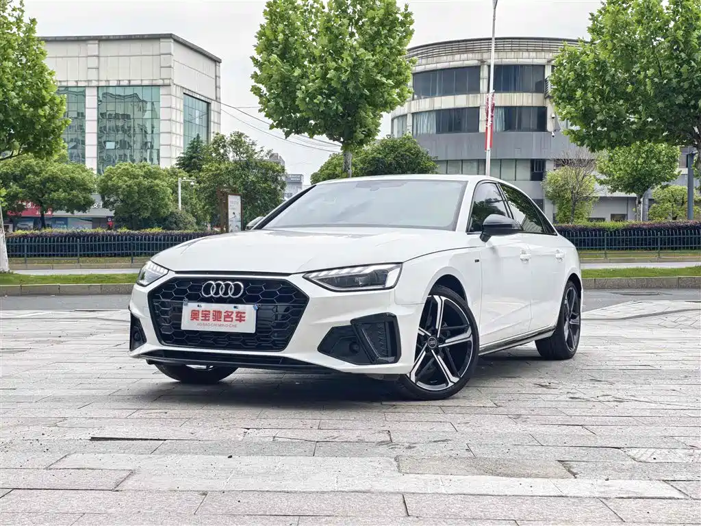 Audi A4L 2024 40 TFSI Luxury Dynamic