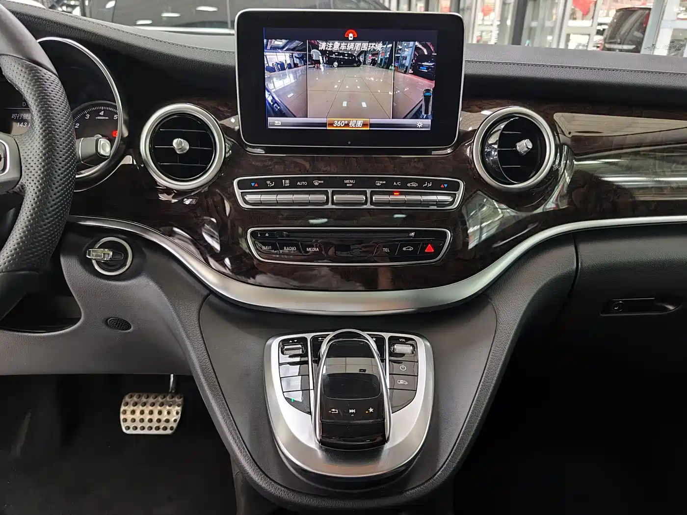 Mercedes-Benz V-Class 2018 V 260 Premium Edition China VI фото 12
