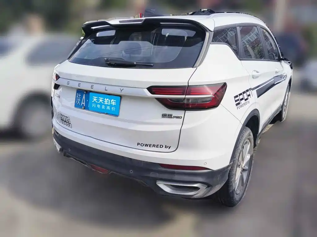 Фото 2 - Geely Coolray