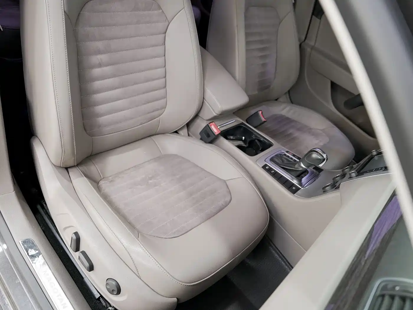 Volkswagen Magotan 2013 2.0TSI Premium фото 14