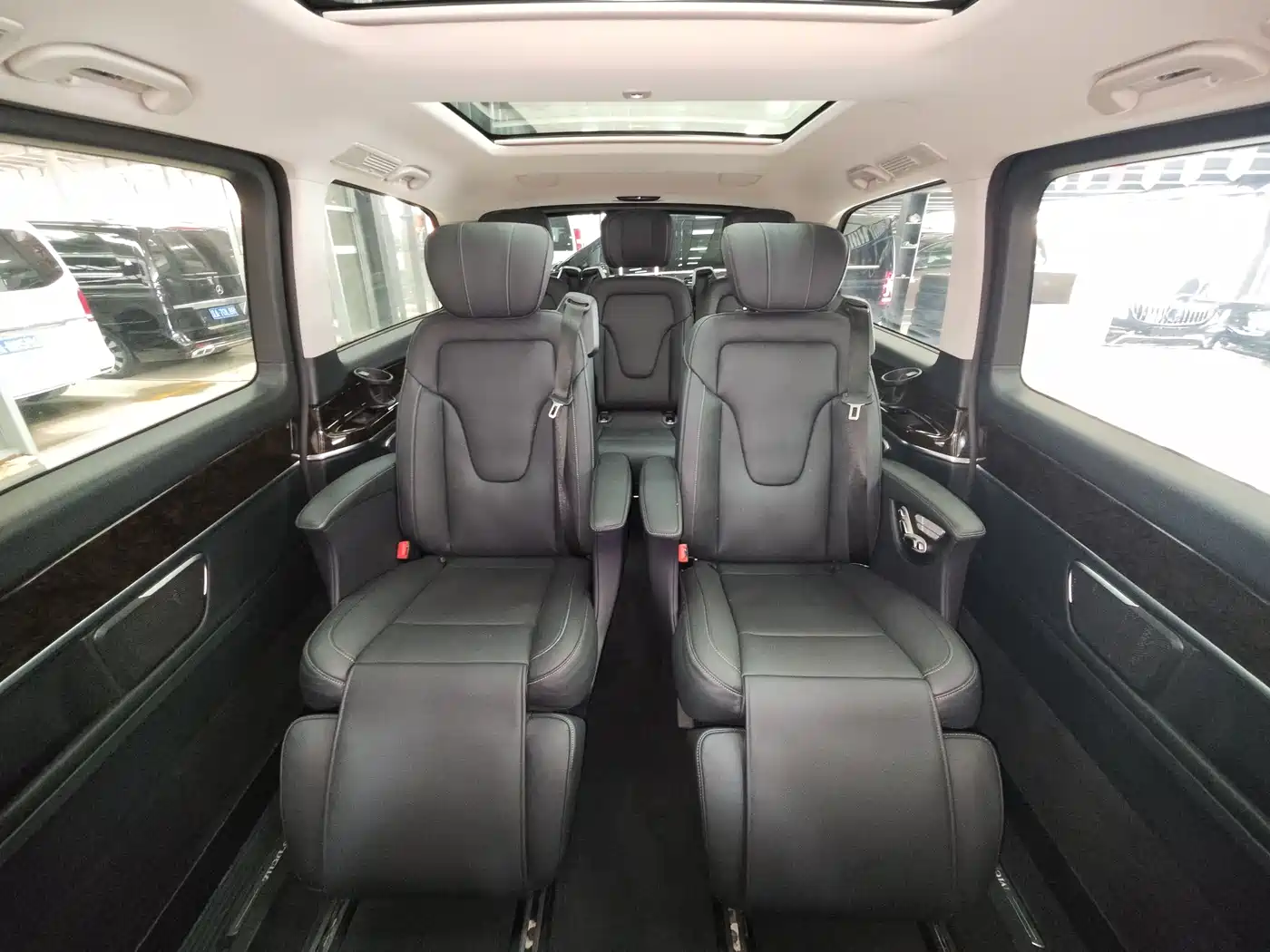 Mercedes-Benz V-Class 2018 V 260 Premium Edition China VI фото 9