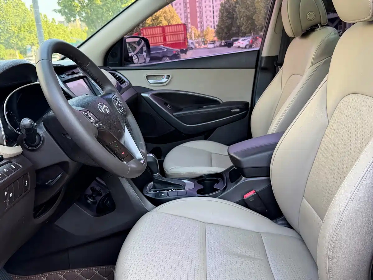 Hyundai Santa Fe (Import) 2013 3.0L 4WD Comfort Navigation Edition 7-Seater Euro V фото 8