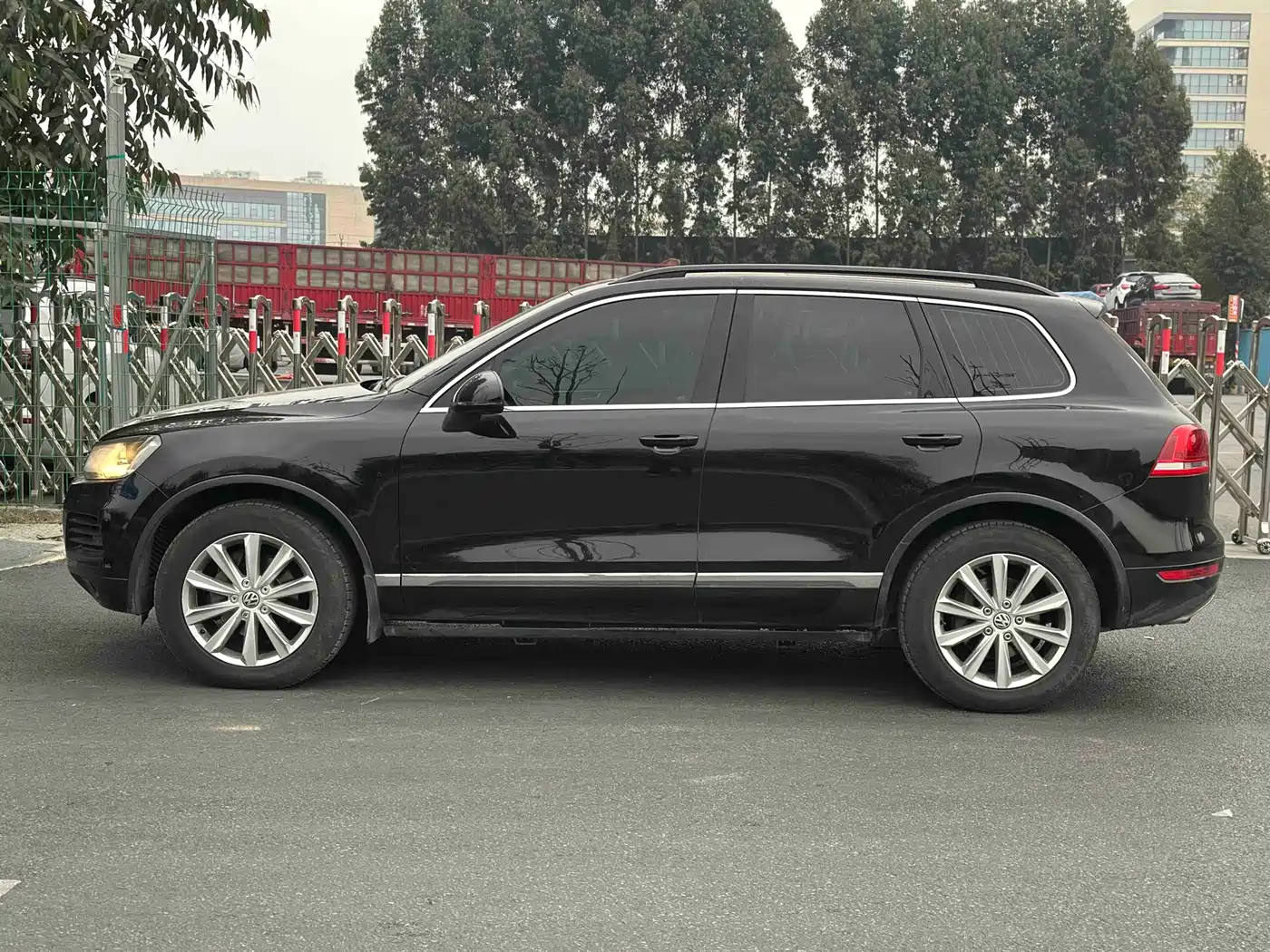 Volkswagen Touareg 2012 R-Line High Spec фото 8