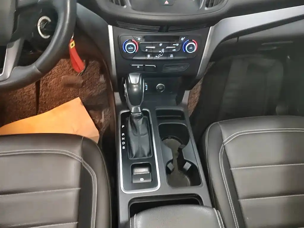 Фото 14 - Ford Kuga