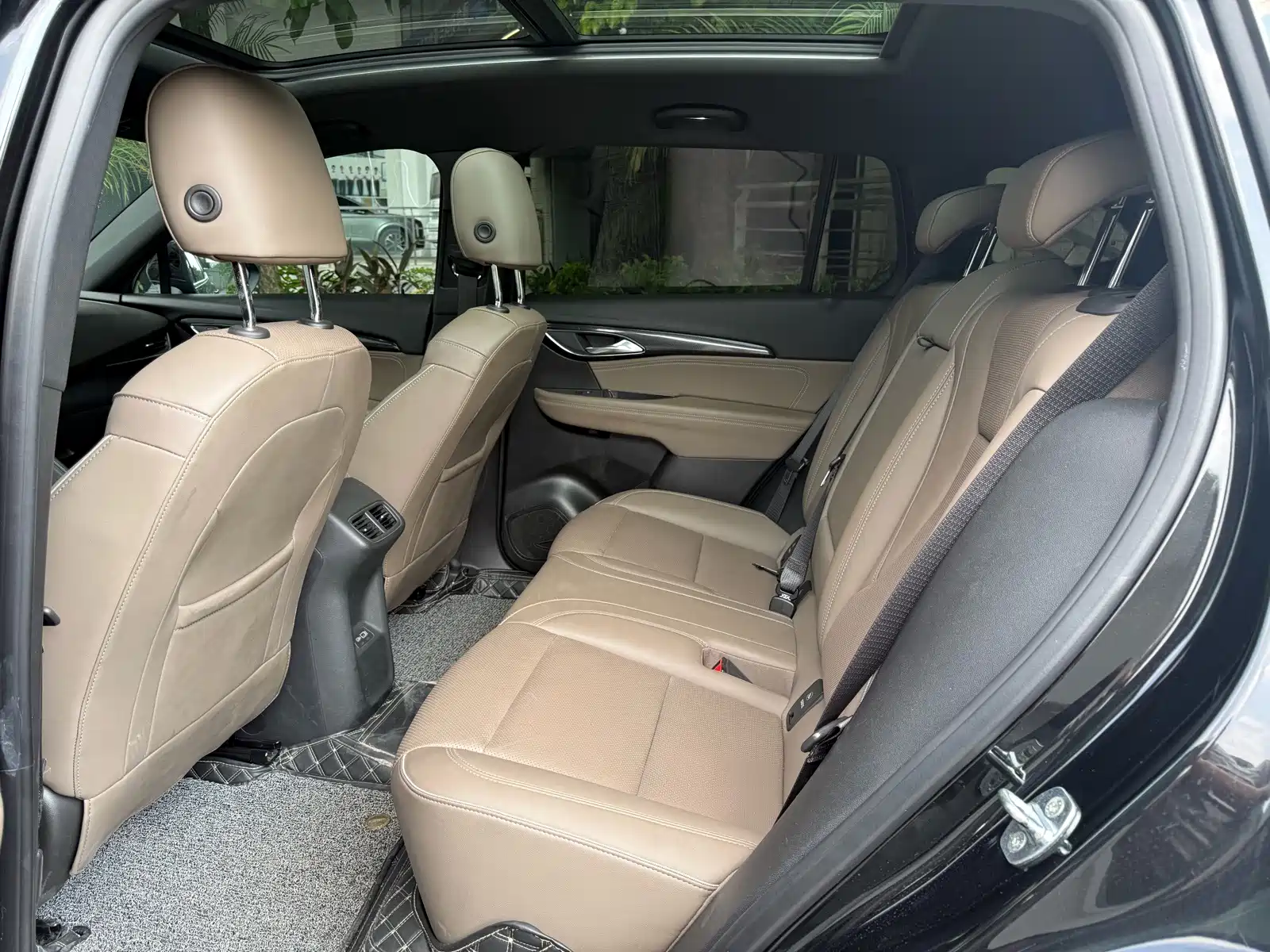 Photo 11 - Buick Envision Plus