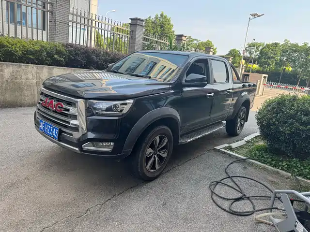  JAC Motors JAC T8 2018 Model 2.0T Diesel 2WD Luxury Large Double HFC4DB2-1D1