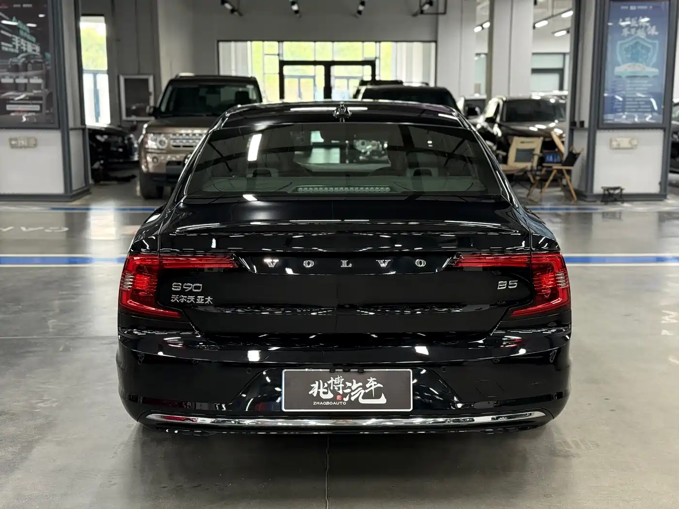 VOLVO S90