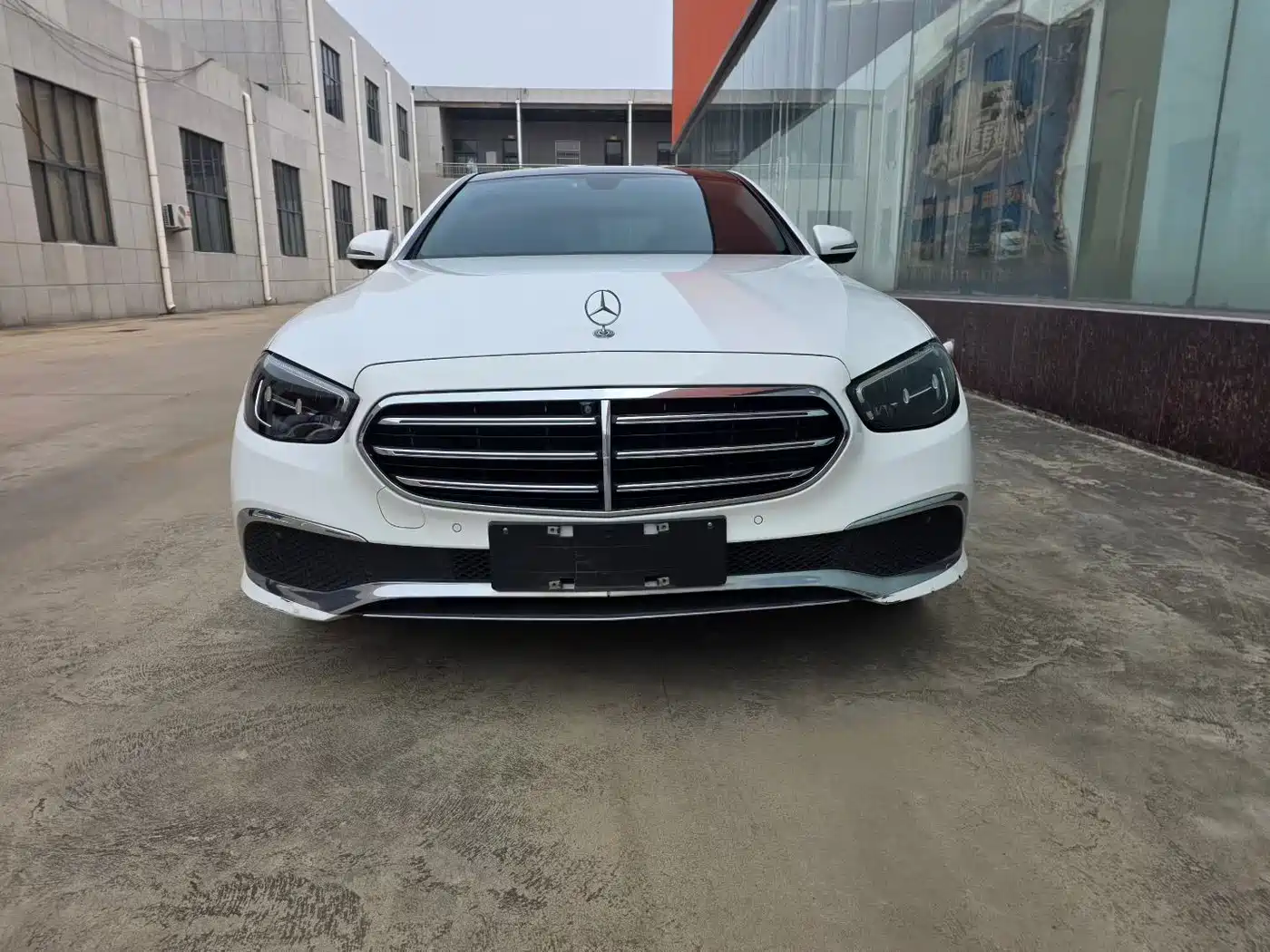 Mercedes-Benz E-Class New Energy 2022 Facelift E 350 e L Plug-in Hybrid Sedan фото 3