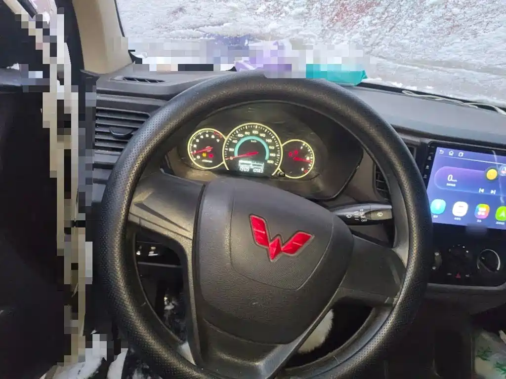 Wuling Motors Wuling Hongguang V 2024 2022 1.5L Dynamic Luxury Edition Hydraulic Power Steering LAR