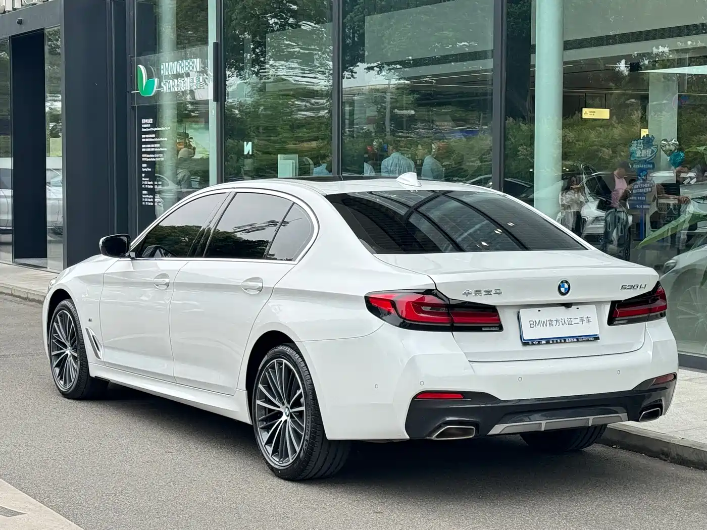 BMW 5 Series 2023 530Li Leading M Sport Package фото 7