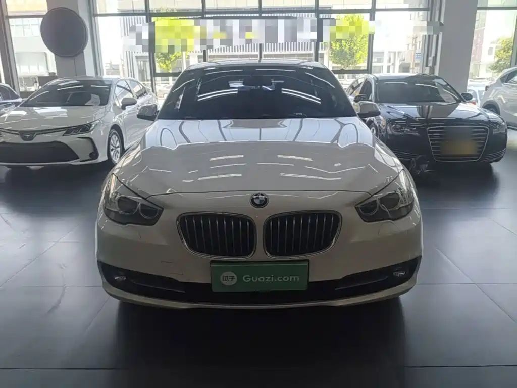 Photo 3 - BMW 5 Series GT