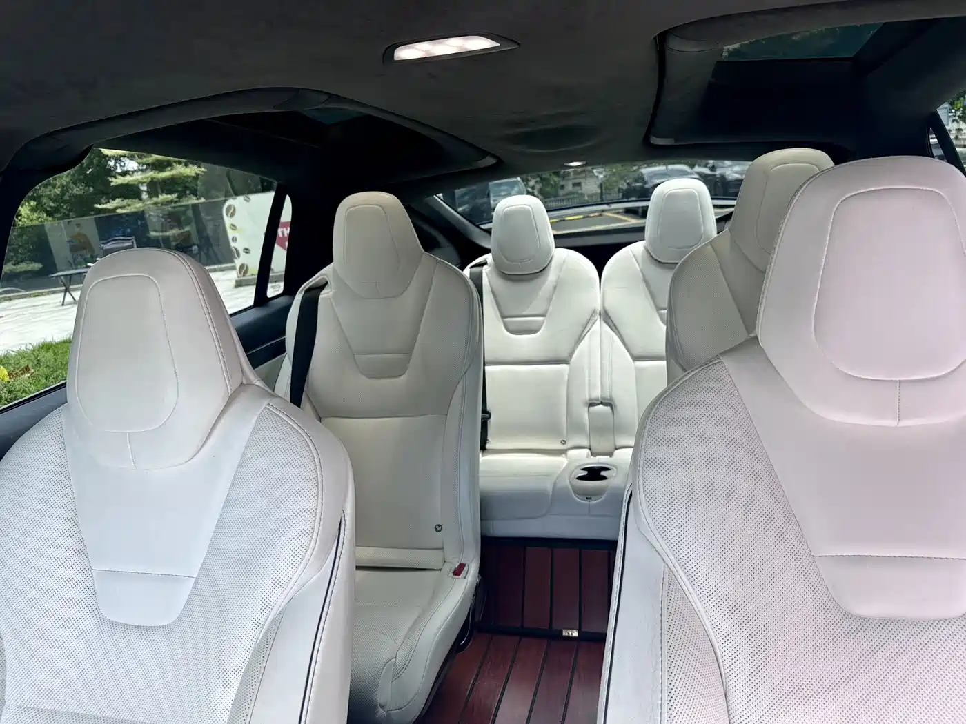 TESLA MODEL X