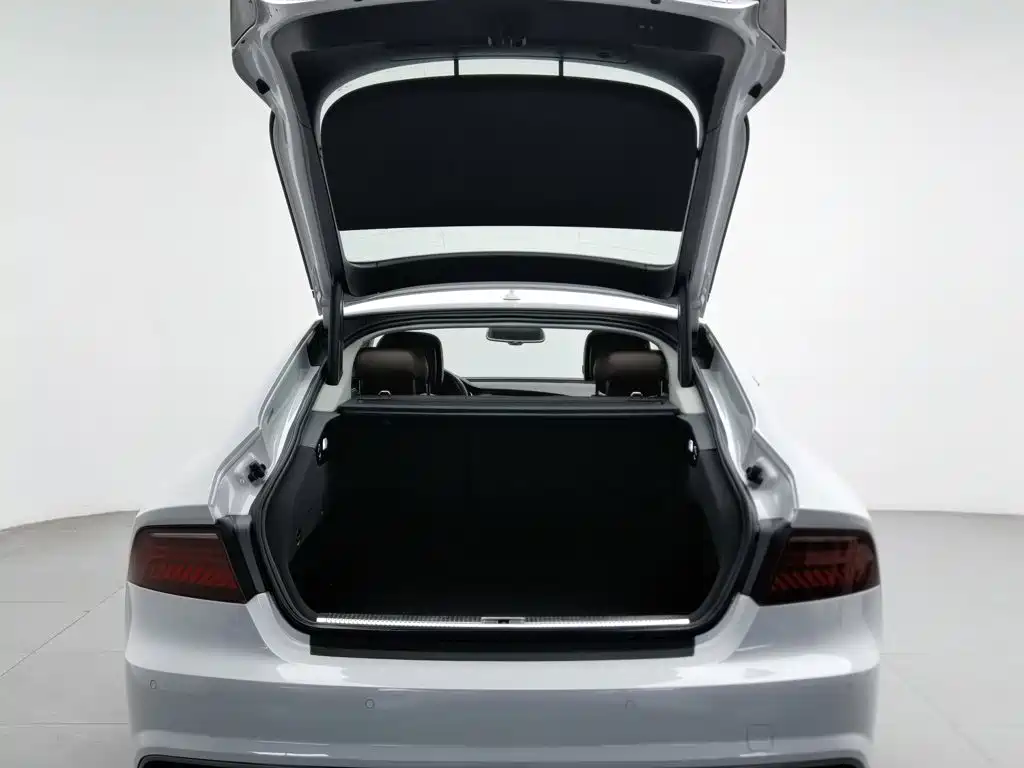 Фото 16 - Audi A7