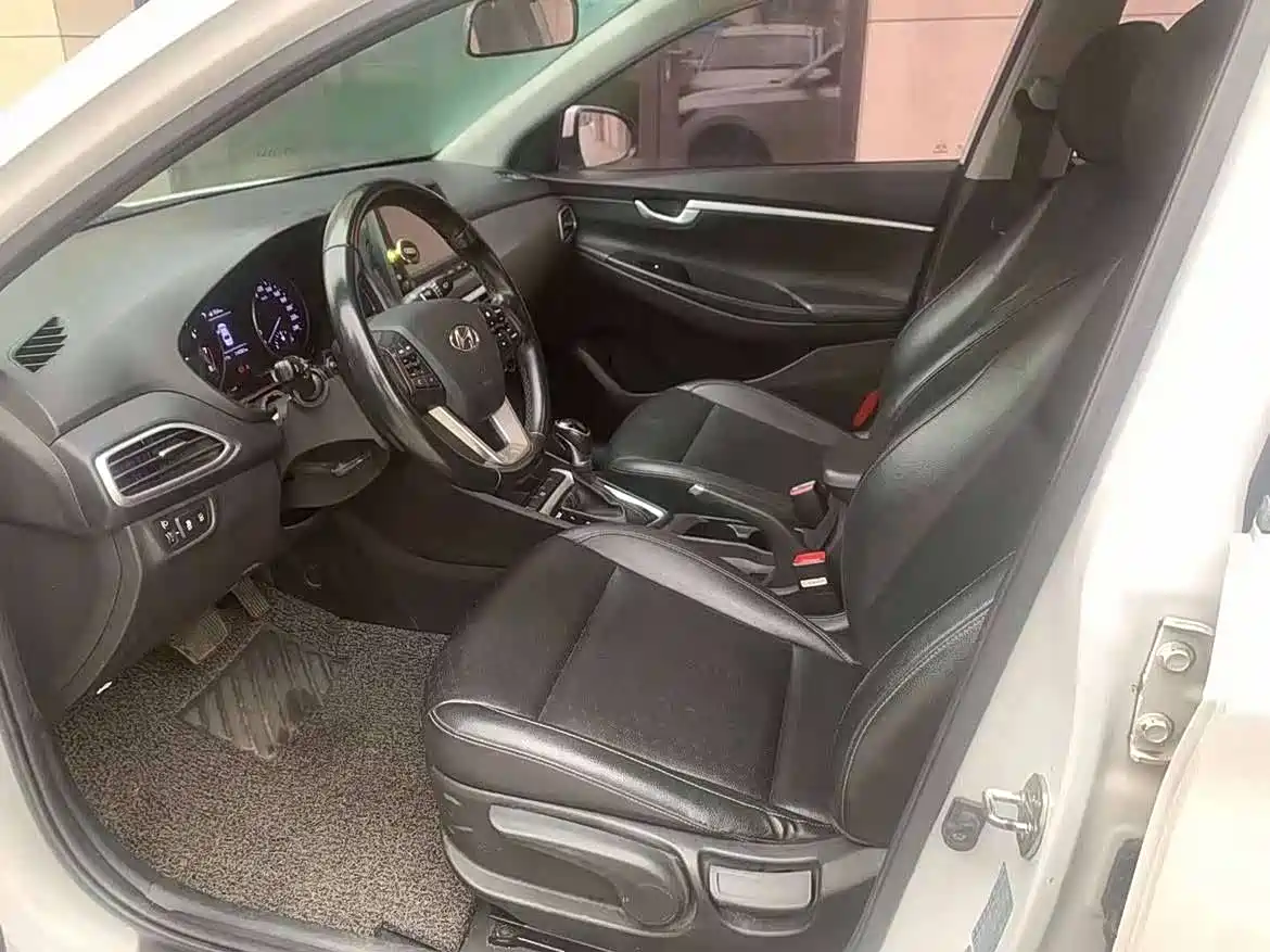 Hyundai Elantra 2017 1.6L Automatic Joy Value GLS фото 8