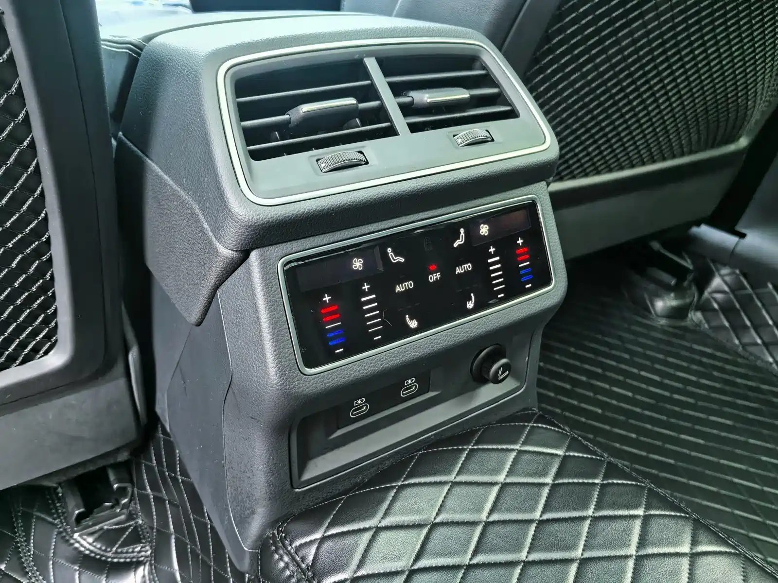 Photo 13 - Audi A7L
