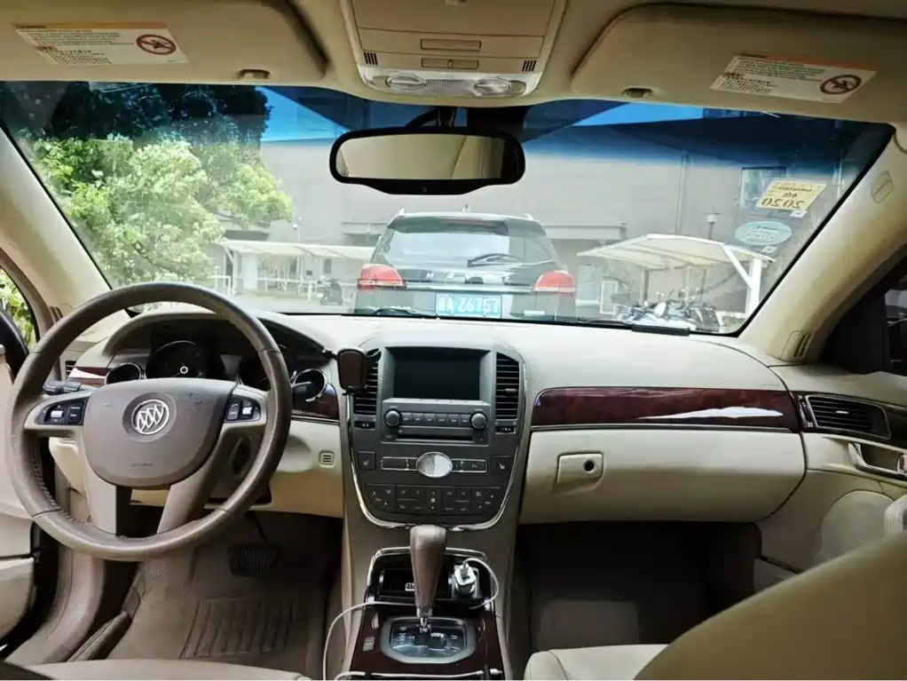 Buick Park Avenue 2012 2010 3.0 Luxury Edition