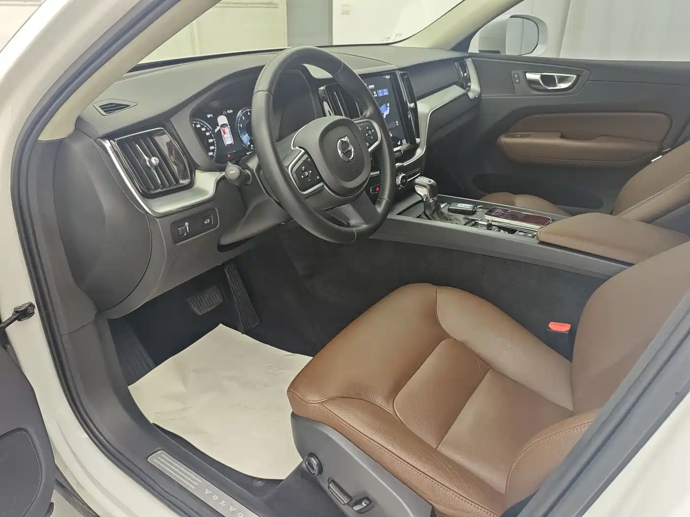 Фото 13 - Volvo XC60