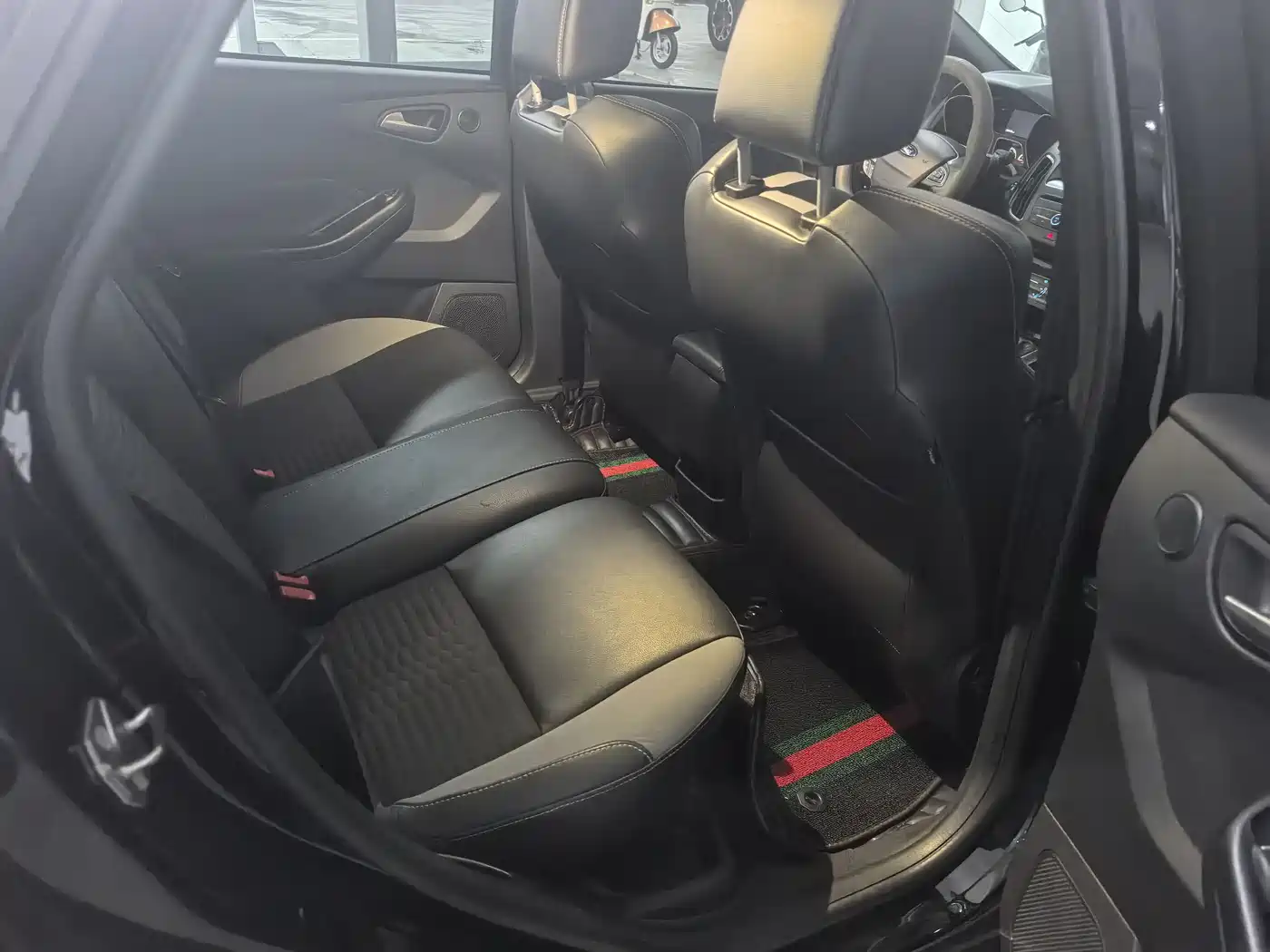 Ford Focus (Import) 2018 2015 2.0T ST Standard Edition