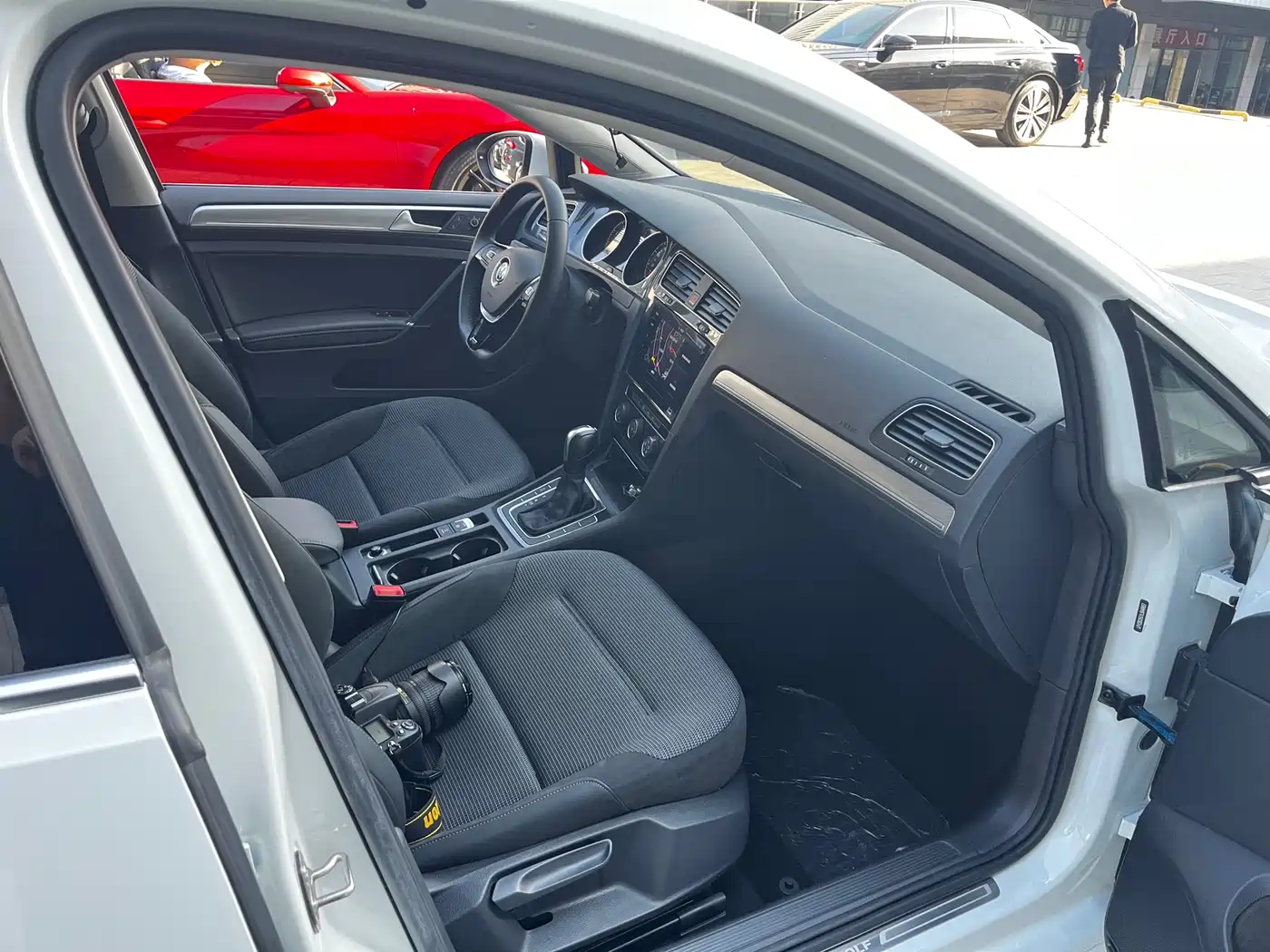 Volkswagen Golf 2020 Beloved Edition 280TSI DSG Comfort фото 12