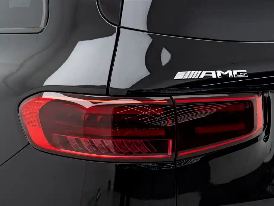 MERCEDES-BENZ GLB AMG