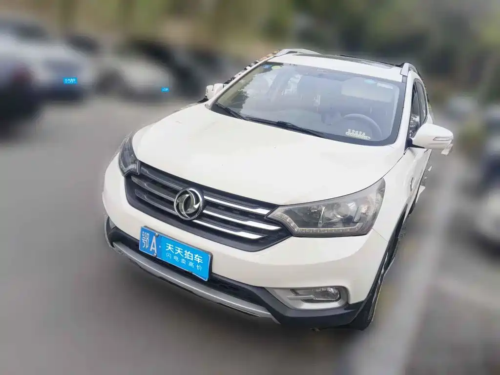 Dongfeng Aeolus Dongfeng Fengshen AX7 2015 — пригон из Китая