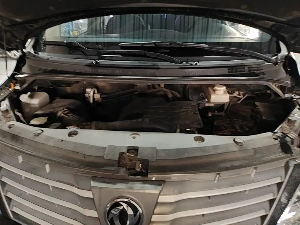 Dongfeng Fengxing Fengxing CM7 2015 2014 2.4L Manual Business Edition